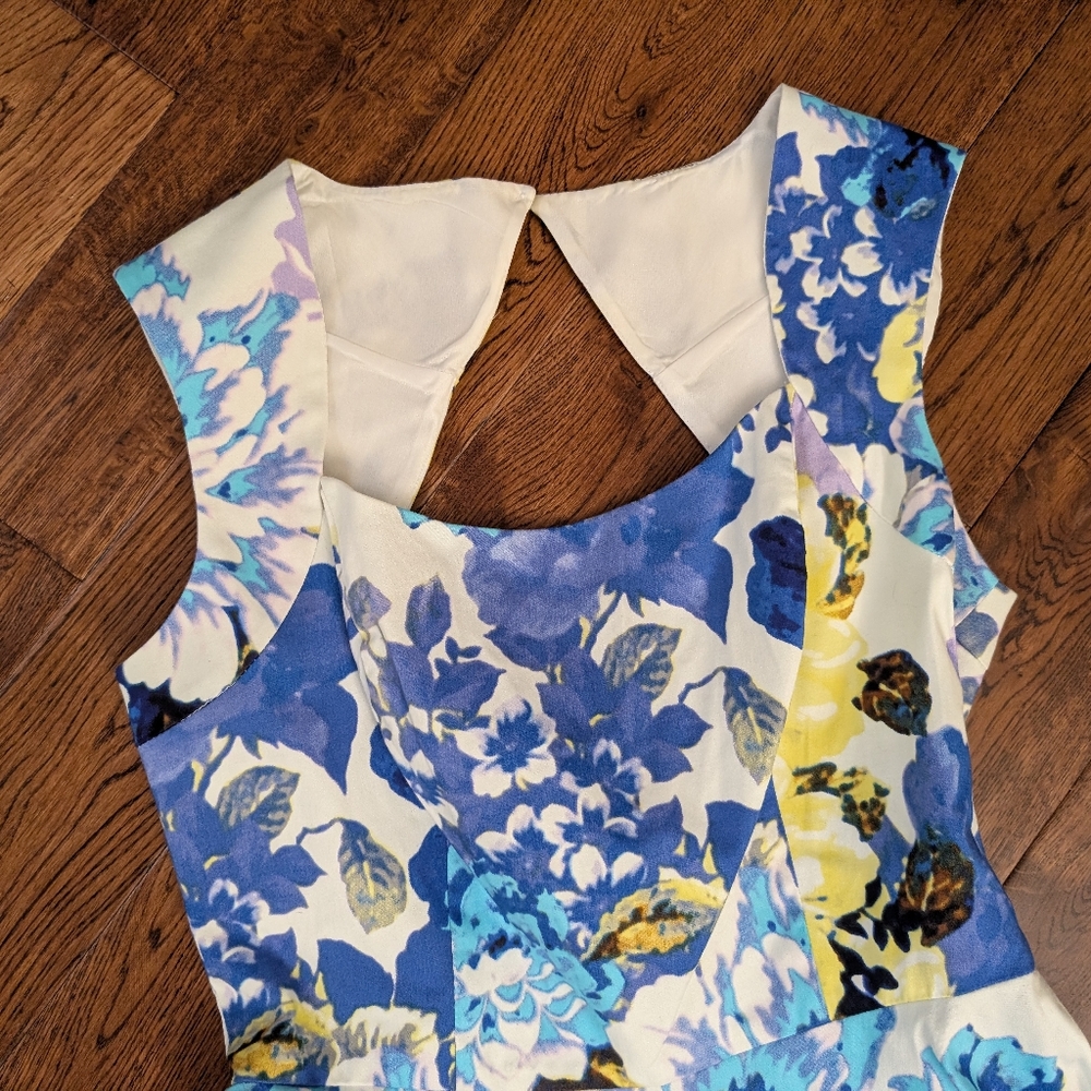 EUC New York & Company Sleeveless Bold Floral Flare Dress Cutout Back Zip Sz 2 - Picture 5 of 12